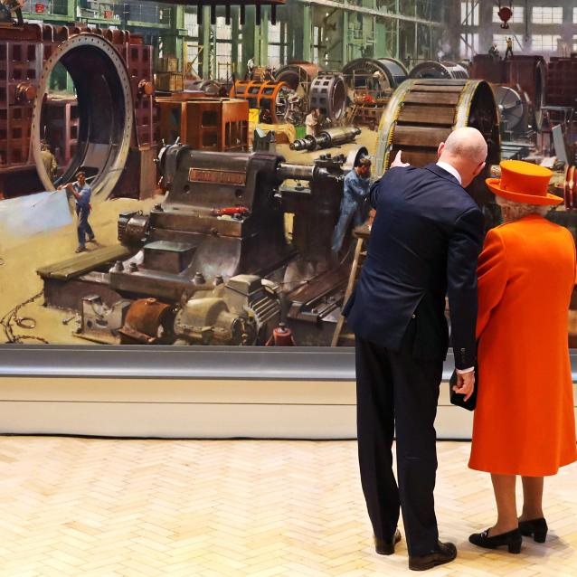 Królowa Elżbieta II w Science Museum in London.