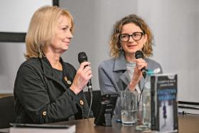 Elizabeth „Barry” White (z lewej) i Joanna Śliwa