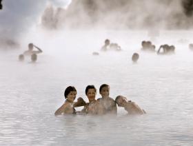 Islandia poradziła sobie z długiem i myśli o unii walutowej z Kanadą.