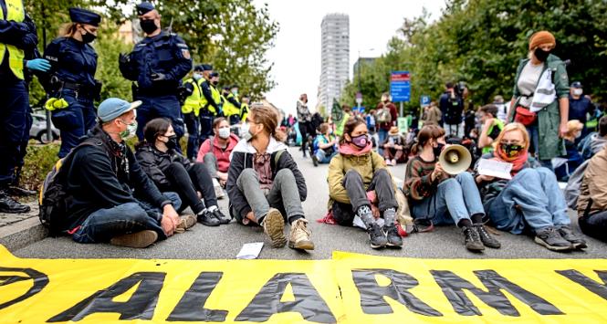 Wrześniowa blokada ul. Świętokrzyskiej w Warszawie