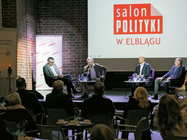 Salon POLITYKI powrócił! A zainaugurowali go redaktorzy (od lewej) Zawadzki, Baczyński, Wójcik, Świerczyński.