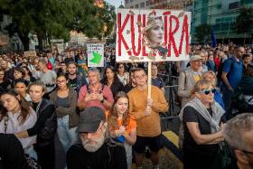 Manifestacja sprzeciwu środowisk kulturalnych.