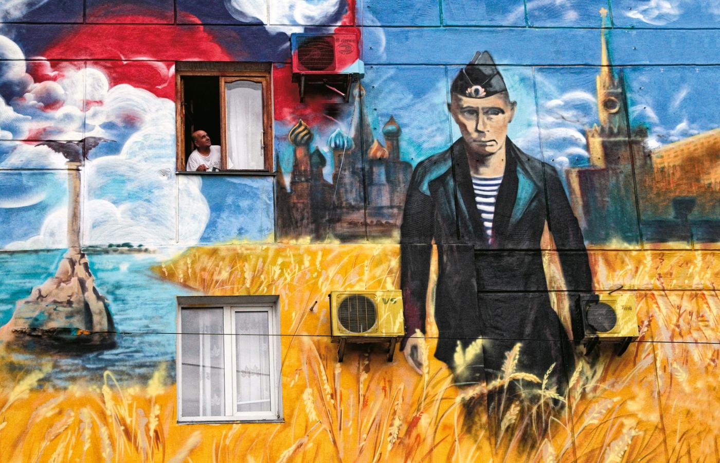 Mural z Putinem namalowany na jednym z sewastopolskich bloków już po zajęciu Krymu.