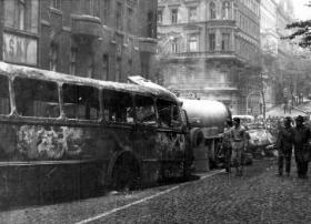 Praga, 21–28 sierpnia 1968. Ulica w dniach inwazji wojsk Układu Warszawskiego