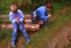PRZENOŚNE KONSOLE - czyli PSP, a niegdyś rosyjski „Wilk i Zając” sprawiają, że podróż - a nawet każdy przystanek na wycieczce - może zmienić się miejsce elektronicznych potyczek.