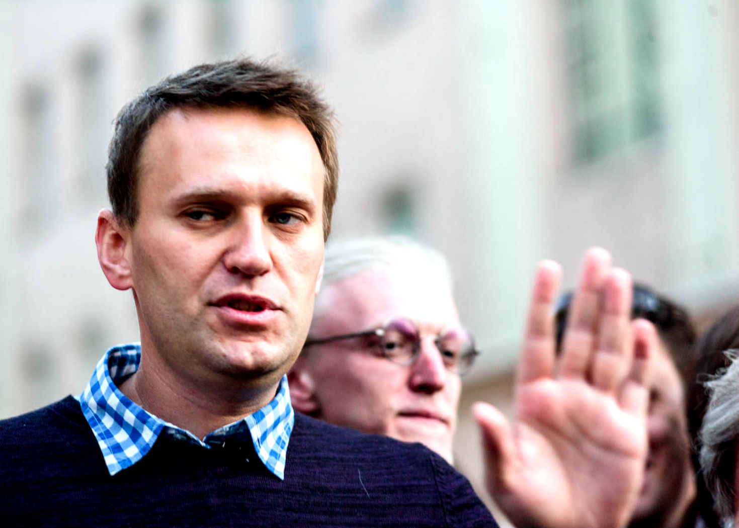 Политический деятель навальный. Навальный рост. Навальный фото в рост. Навальный рост настоящий. Фото Блоггера политика.
