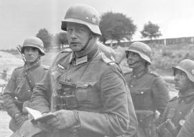 Niemieccy żołnierze na przedpolach Warszawy