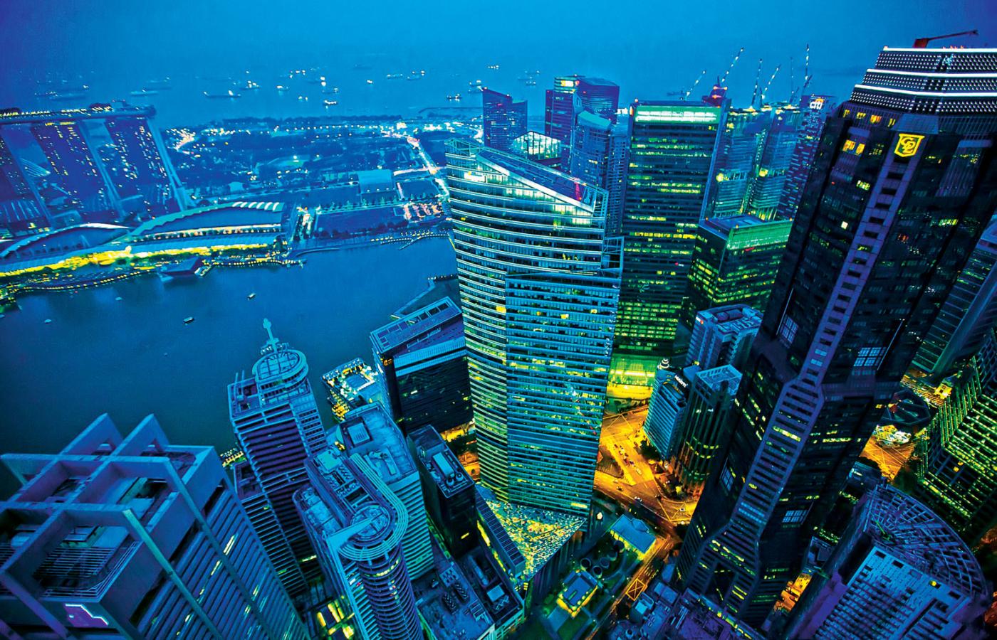 Singapur nocą. Azjatyckie metropolie to liderzy rynku 24/7.