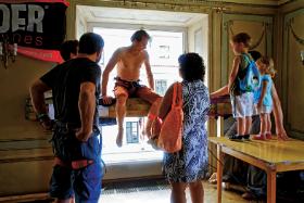 Przygotowanie do powietrznego spaceru.