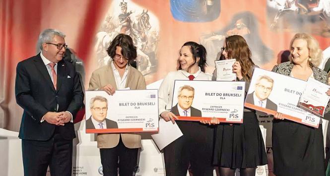 Nagrodą główną  w IV edycji konkursu była wycieczka do Brukseli na zaproszenie europosła Czarneckiego.
