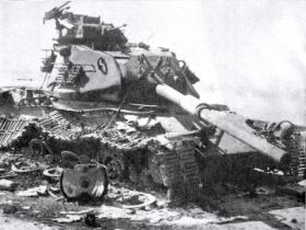Zniszczony izraelski czołg na Półwyspie Synaj.