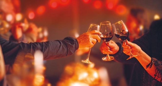 Międzynarodowa Akademia Wina apeluje o zaprzestanie „denormalizacji wina”.