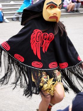 Tańcząca Indianka kanadyjska podczas First Nations Exhibition. Vancouver.