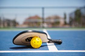 Rakieta to krewna paletki pingpongowej.