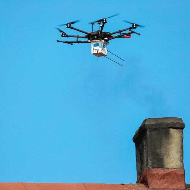 Badając skład chemiczny dymu wydobywającego się z kominów, można dowiedzieć się, czym opala się w danym gospodarstwie.
