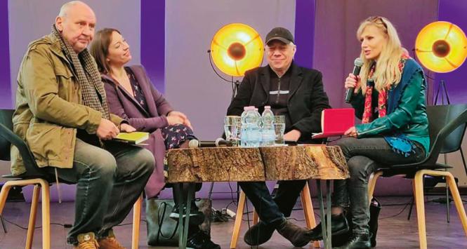 Festiwal Słowa im. Jerzego Pilcha „Granatowe Góry”. Andrzej Grabowski, Ewelina Pietrowiak, Krzysztof Varga i Justyna Sobolewska.