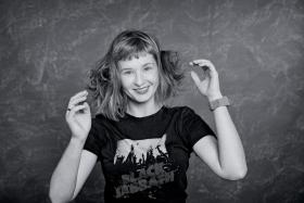 Natalia Fiedorczuk-Cieślak nominowana w kategorii Literatura za utwór „Jak pokochać centra handlowe”. Narracja Fiedorczuk jest pozbawiona sentymentalizmu, za to nie brak jej autoironicznego humoru.

Więcej o nominowanej przeczytasz tutaj.