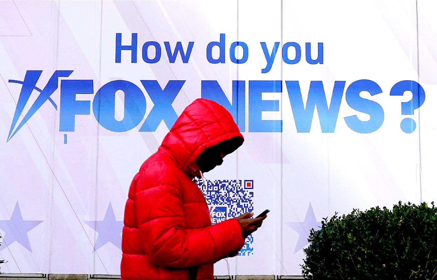 W warstwie informacji Fox News przez długi czas starał się przestrzegać standardów amerykańskich mediów.