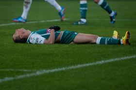 Wersja Śląska: Plaku po kontuzji odstawał jakościowo od tego Plaku, którego do Śląska kupiono, a nadal miał się za nie wiadomo kogo.