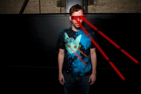 „Mister Mittens Big Adventure” projektu Joe Van Wateringa – 24 latka współpracującego z threadless.com od 2004, którego 1 425 wzorów wykorzystano do produkcji koszulek, ubrań i akcesoriów.