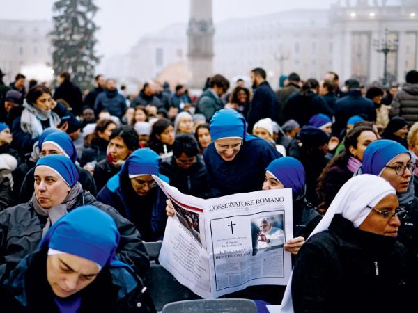 Nabożeństwo pogrzebowym odprawione dla zmarłego Benedykta XVI.