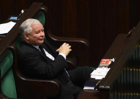 Jarosław Kaczyński w sejmie podczas debaty nad nowelizacją ustawy o Trybunale Konstytucyjnym.