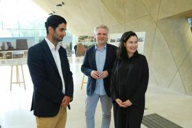 Marcin Mostafa (pierwszy z lewej) oraz Natalia Paszkowska (pierwsza z prawej), czyli współautorzy zwycięskiego projektu.