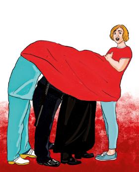 Nawet w małych miasteczkach można trafić na lekarza, który rozumie klauzulę sumienia po nowemu. Jako obowiązek leczenia kobiety mimo politycznej nagonki. I jest ich coraz więcej.