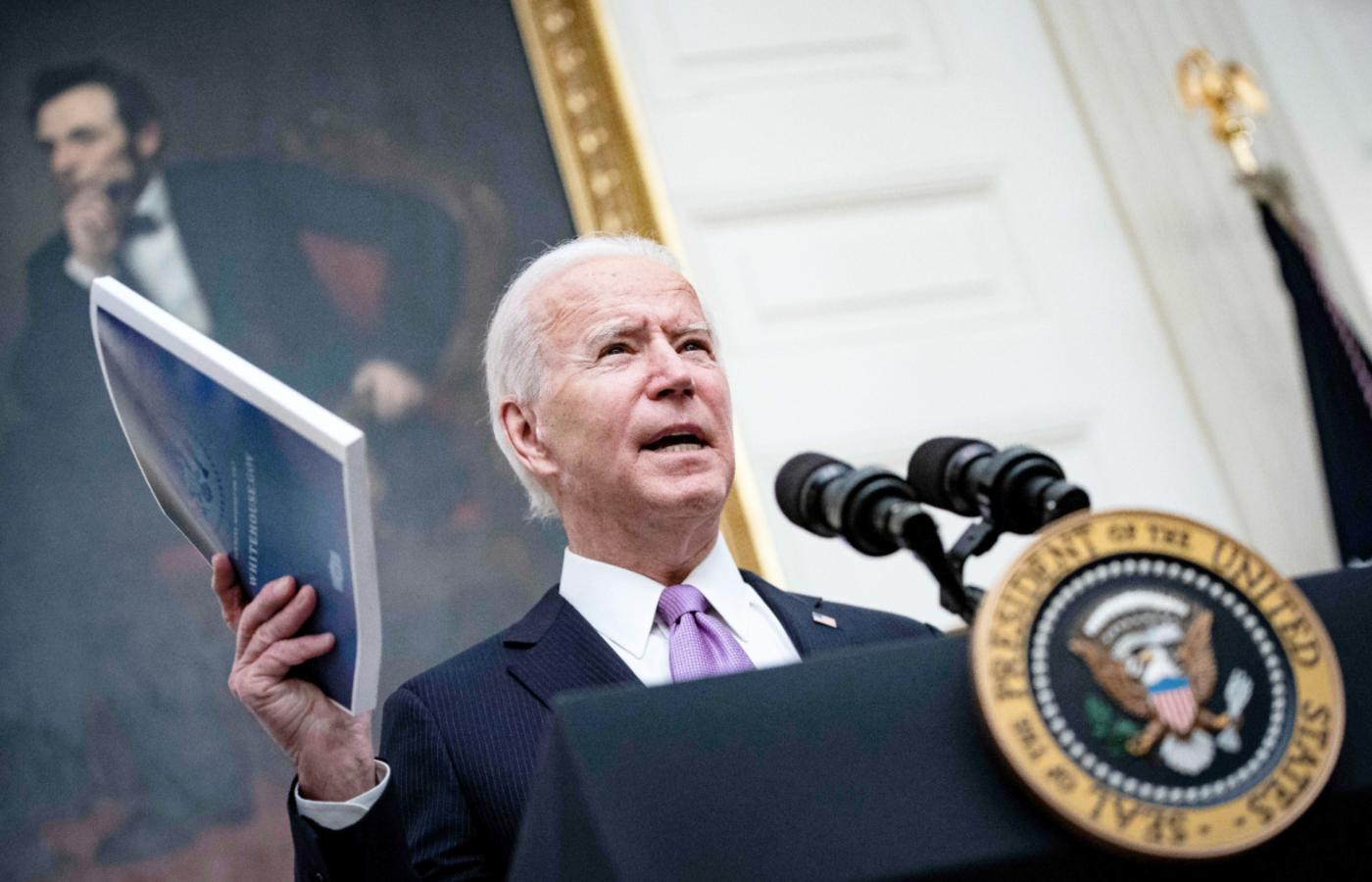 Prezydent Joe Biden przedstawił plan walki z epidemią koronawirusa.