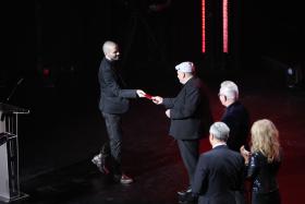 Norman Leto, laureat Paszportów POLITYKI w kategorii Sztuki wizualne.