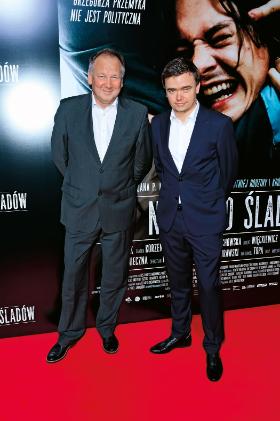 Łazarewicz z Janem P. Matuszyńskim na premierze w Warszawie.