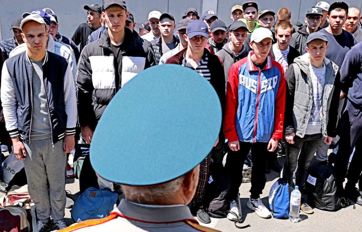 Poborowi wcielani do rosyjskiej armii, Soczi, 21 maja 2022 r.