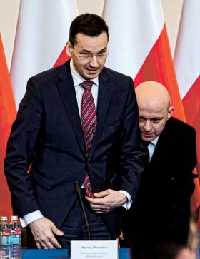 Wicepremier i minister licznych resortów Mateusz Morawiecki oraz zdymisjonowany minister finansów Paweł Szałamacha.