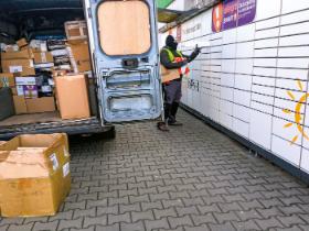 Na razie paczkomaty są na fali, a wartość InPostu imponuje.