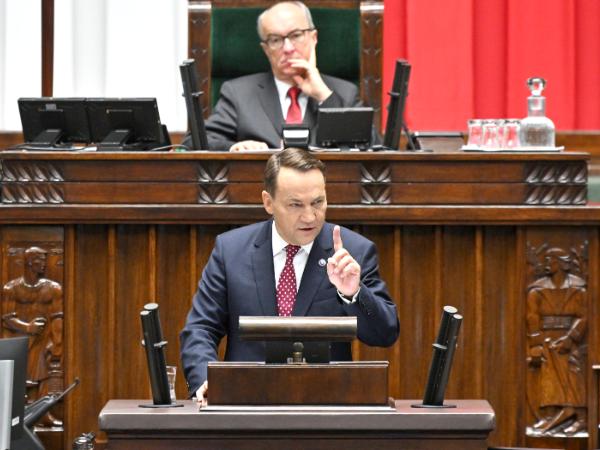 Szef MSZ Radosław Sikorski