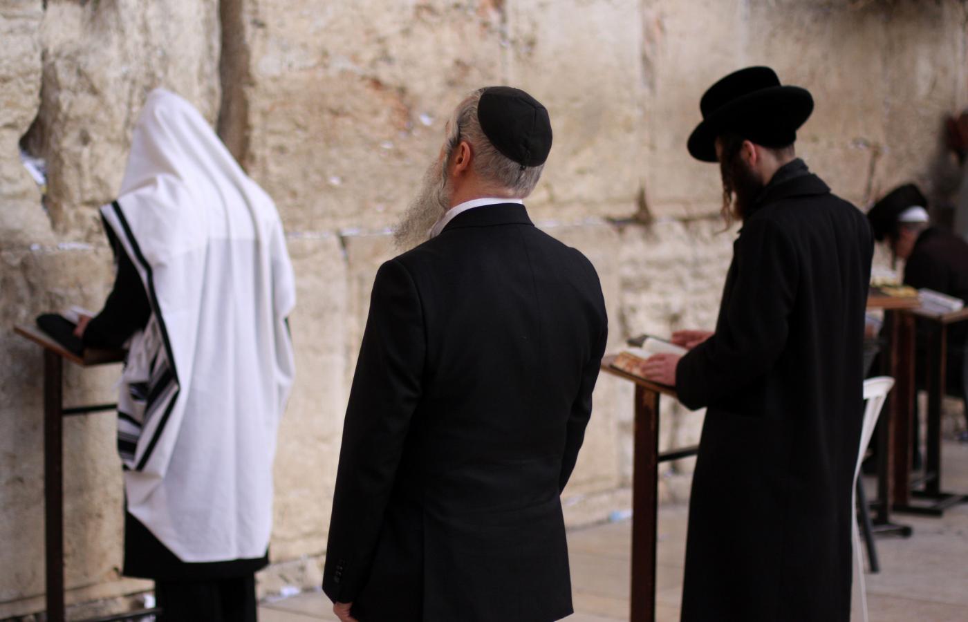 Mur Zachodni, czyli Ściana Płaczu w Jerozolimie. Najświętsze miejsce dla wyznawców judaizmu.