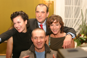 Zdzisław Pietrasik z aktorami: Danutą Stenką, Mają Ostaszewską i Jackiem Poniedziałkiem w 2005 r.