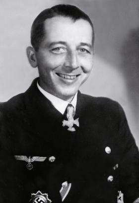 Dowódca U-156, Werner Hartenstein, który  zatopił „Laconię”.