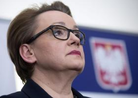 „Władza niszczy cały system edukacji, żeby na jego gruzach zbudować nową ideologię”.