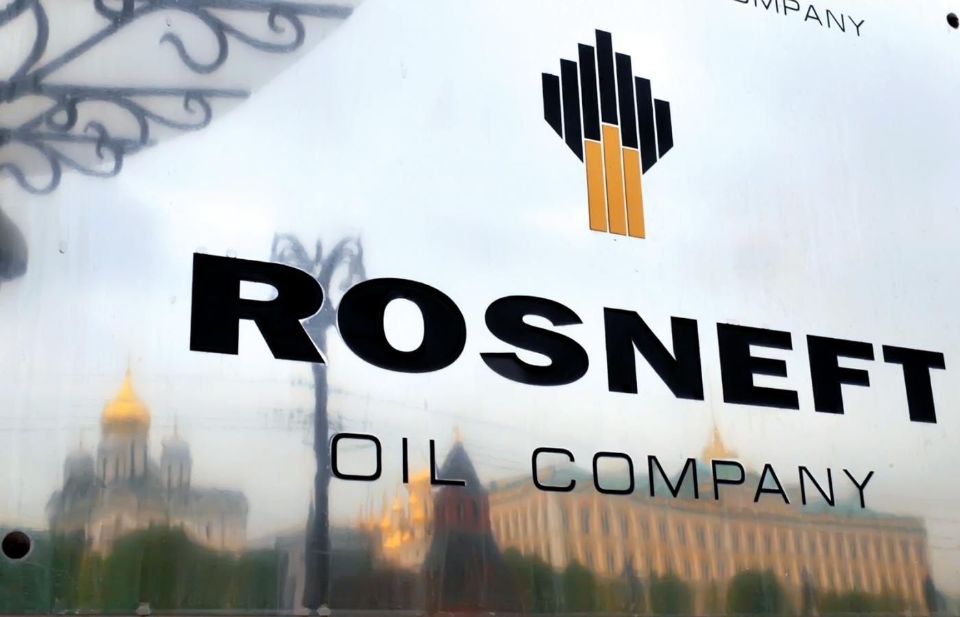 Rosneft wykupi od BP i jej rosyjskich wspólników wszystkie udziały w spornej spółce naftowej TNK-BP za łączną sumę niemal 55 mld dol. Będzie to największa nacjonalizacja na świecie.