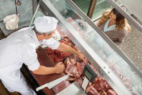 W Polsce pracuje łącznie ok. 16,5 mln osób, przynajmniej dwie niedziele w miesiącu zajęte ma nieco ponad milion Polaków.