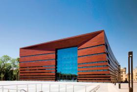 Budowa Narodowego Forum Muzyki trwała od 2009 r. i przedłużała się z powodu zmiany wykonawcy.