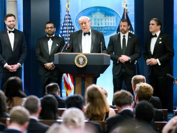 „Takie rzeczy nie przytrafiają się ludziom, którzy nic nie robią” – mówił Donald Trump już po próbie zamachu.