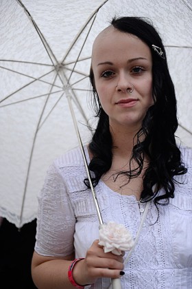 a tutaj - dowód w postaci fryzury.