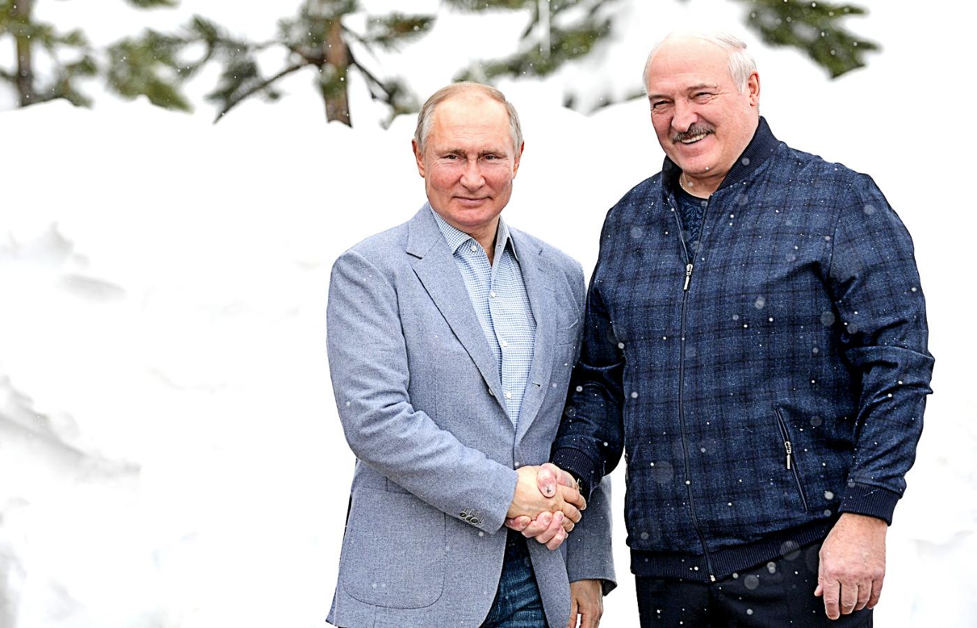 Spotkanie Władimira Putina i Aleksandra Łukaszenki w Soczi nad Morzem Czarnym odbyło się w formule bez krawatów.
