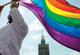 Niestety, niekiedy tęczowe środowiska przejawiają tak daleko posuniętą drażliwość i wrażliwość, że dyskutować trochę strach.