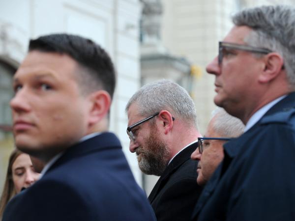 Sławomir Mentzen, Grzegorz Braun i Przemysław Wipler jeszcze przed rozstaniem. Zdjęcie z października 2023 r.