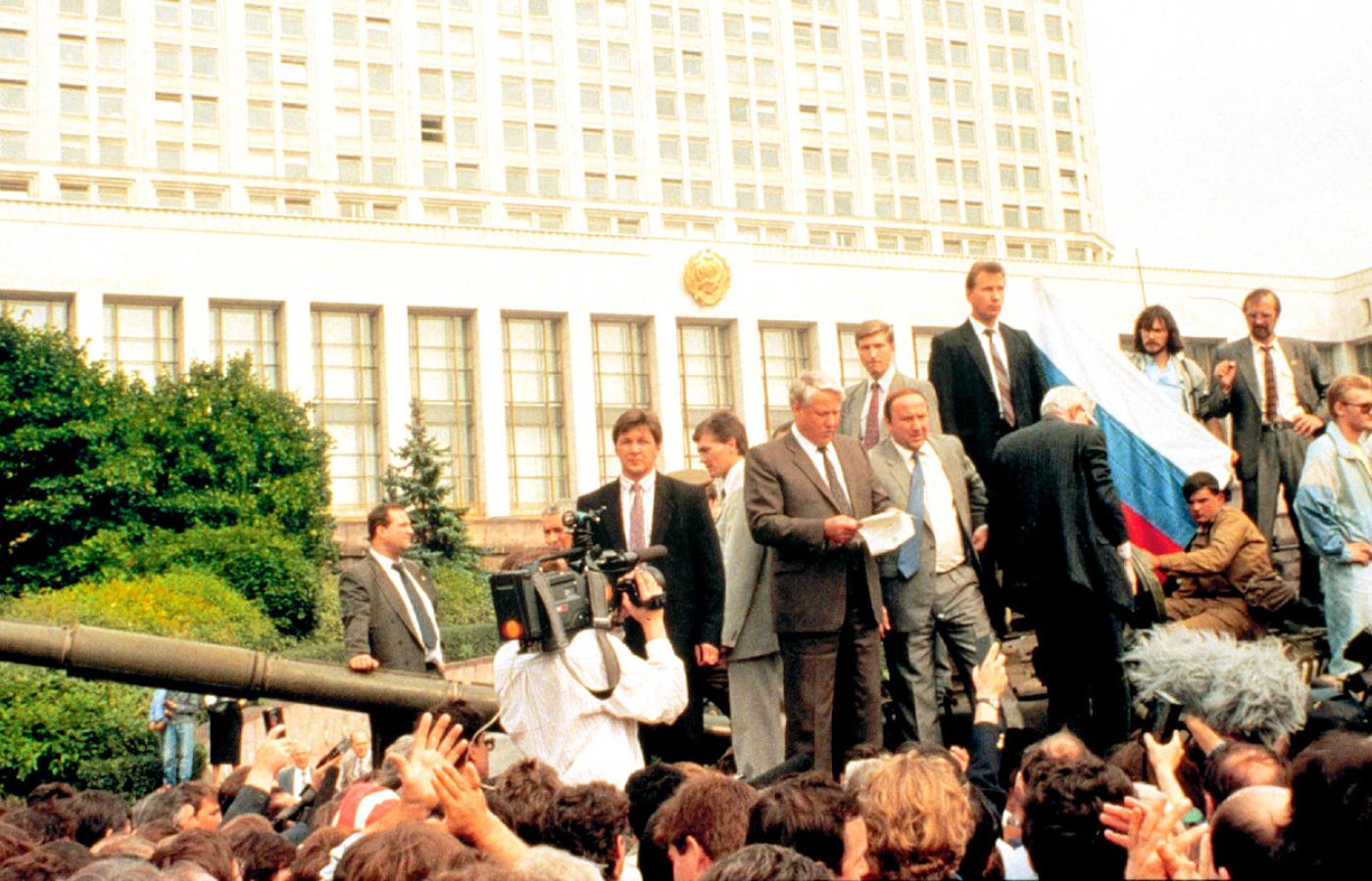 Moskwa, sierpień 1991: Borys Jelcyn podczas zamachu stanu (przez Janajewa) wzywał naród do przeciwstawienia się puczystom.