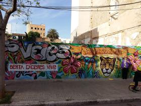 Graffiti w hołdzie dla Berty Caceres w Palmie, w Hiszpanii