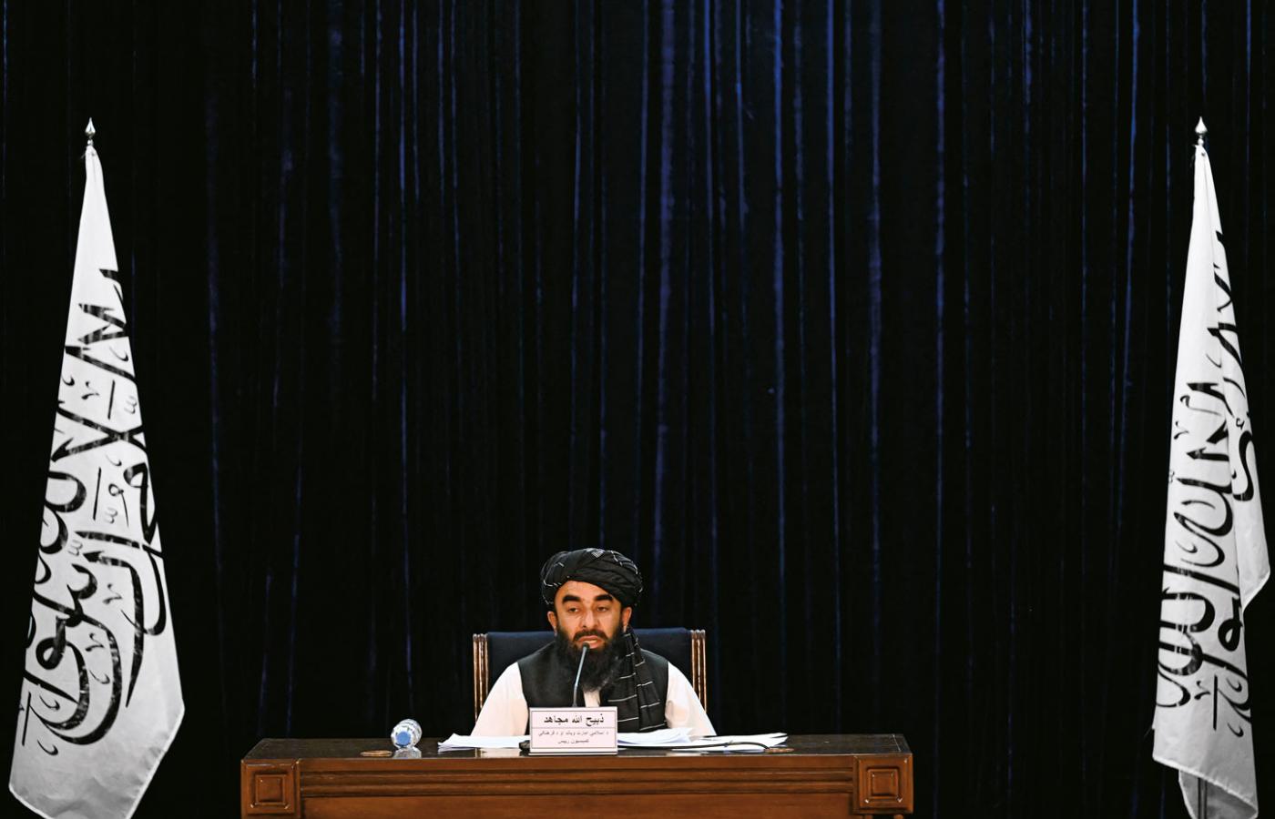 Zabihullach Mudżahid, wiceminister informacji, odpowiedzialny za wizerunek rządu, operator konta twitterowego talibów.